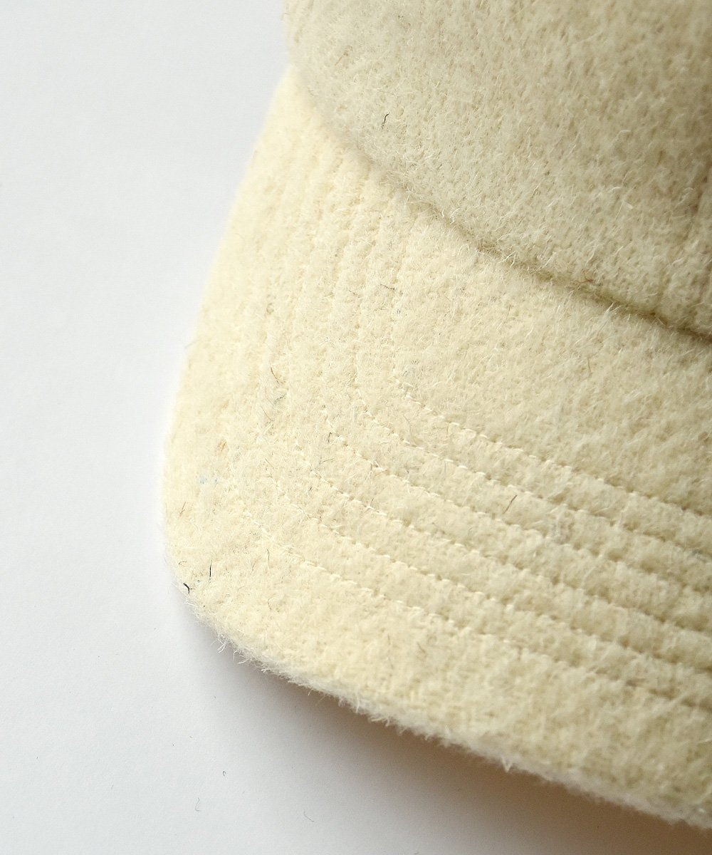 cap - welsh woolwhite<img class='new_mark_img2' src='https://img.shop-pro.jp/img/new/icons52.gif' style='border:none;display:inline;margin:0px;padding:0px;width:auto;' />