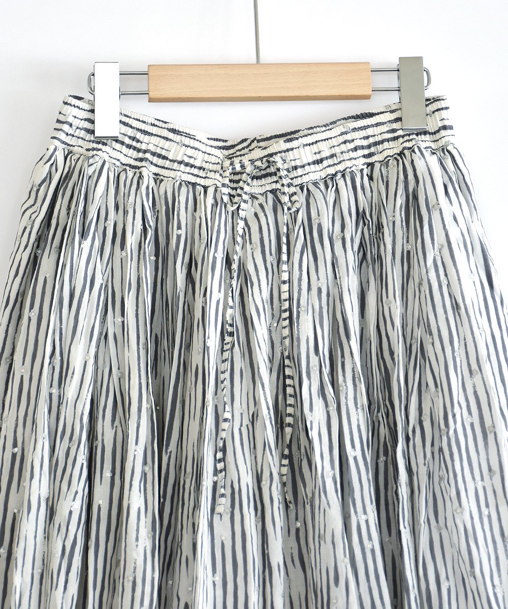 Embroidery Ballon SkirtGray<img class='new_mark_img2' src='https://img.shop-pro.jp/img/new/icons1.gif' style='border:none;display:inline;margin:0px;padding:0px;width:auto;' />