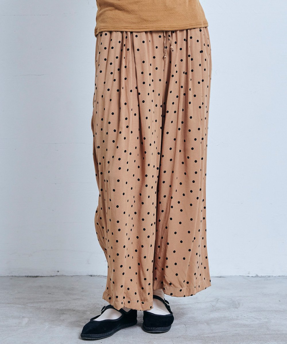 ROBE de PEAU / DOT WIDE PANTSBEIGE<img class='new_mark_img2' src='https://img.shop-pro.jp/img/new/icons1.gif' style='border:none;display:inline;margin:0px;padding:0px;width:auto;' />