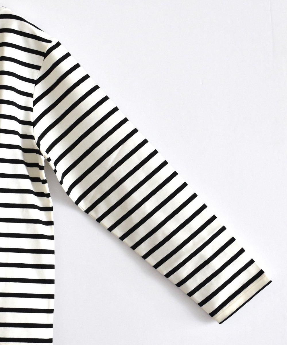 Boat Neck TWhiteBlack<img class='new_mark_img2' src='https://img.shop-pro.jp/img/new/icons1.gif' style='border:none;display:inline;margin:0px;padding:0px;width:auto;' />