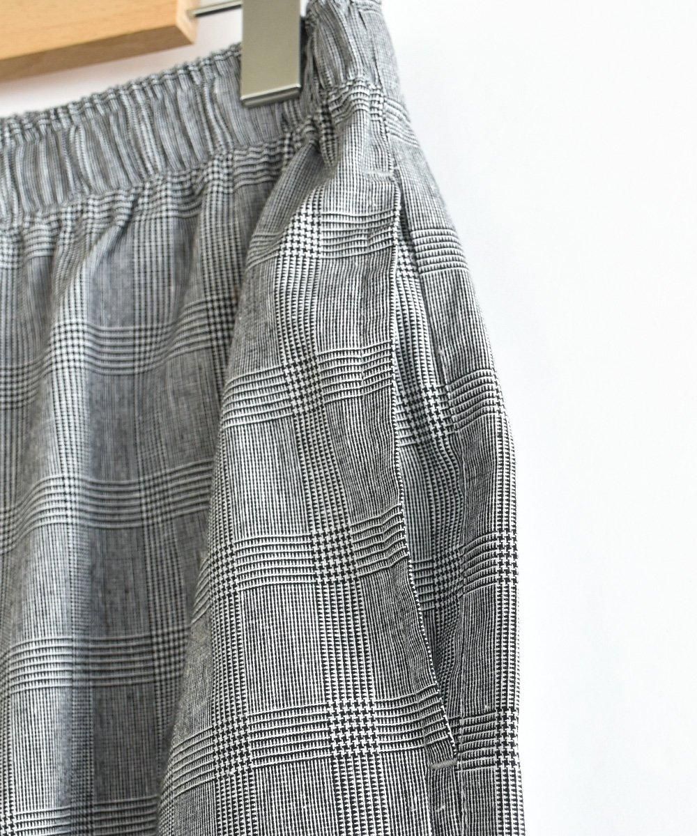 Yarmo THE UNIFORM / GALLE TROUSERS Check PantsGrey<img class='new_mark_img2' src='https://img.shop-pro.jp/img/new/icons1.gif' style='border:none;display:inline;margin:0px;padding:0px;width:auto;' />