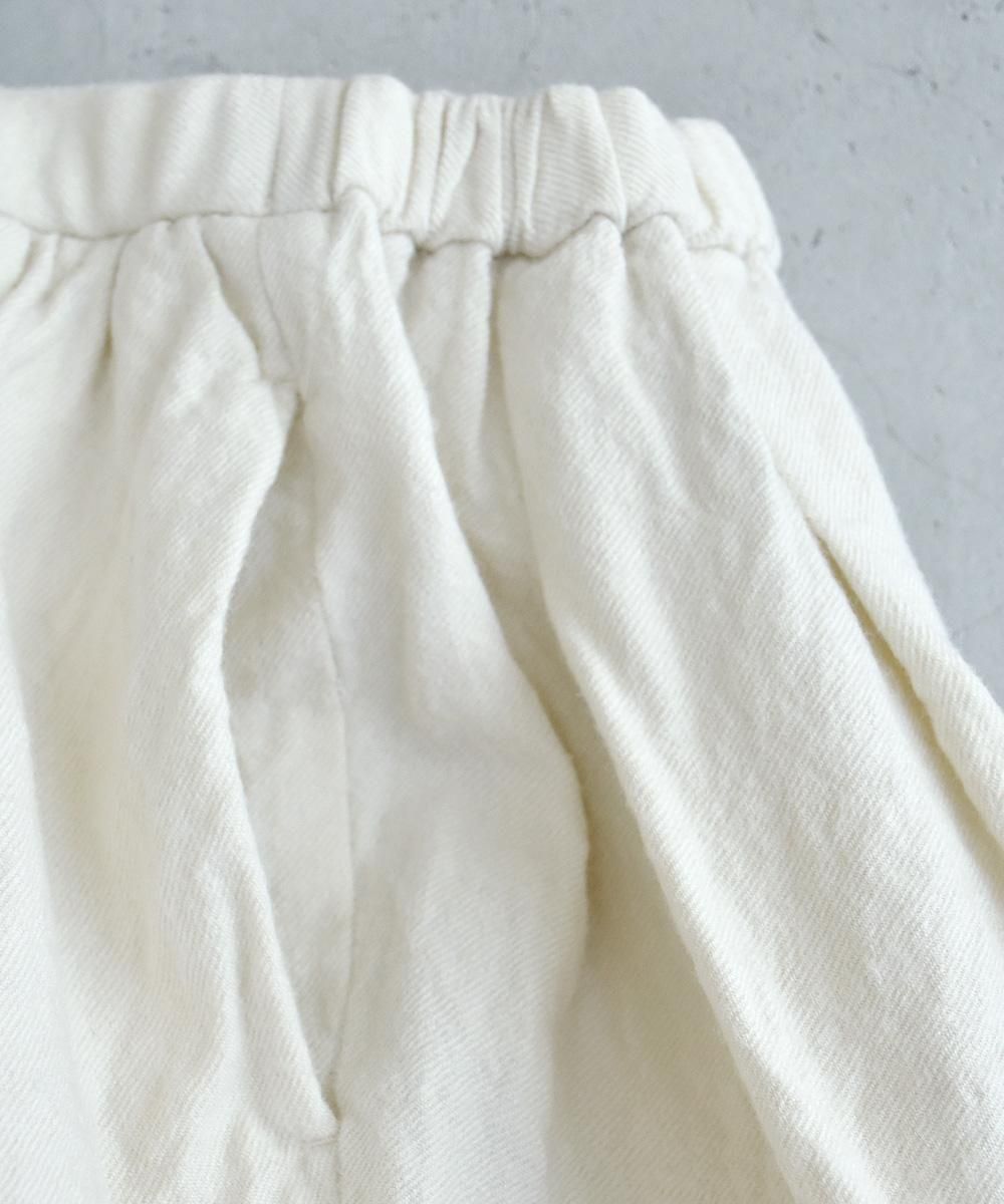 ROBE de PEAU / CAMILLE WOOL TUCK PANTSWHITE<img class='new_mark_img2' src='https://img.shop-pro.jp/img/new/icons1.gif' style='border:none;display:inline;margin:0px;padding:0px;width:auto;' />