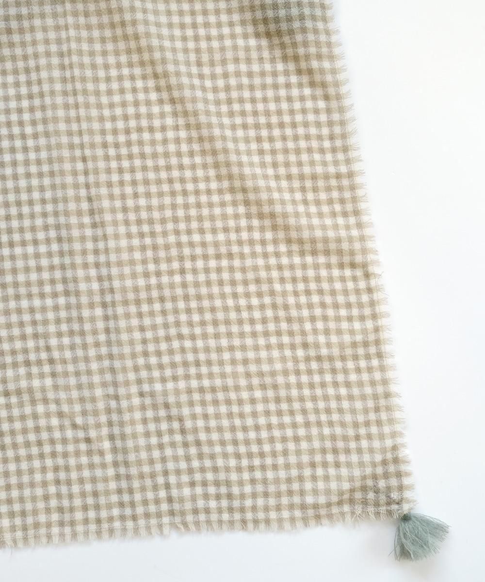 ROBE de PEAU / WOOL GAUZE TASSEL STOLEIVORYBEIGE<img class='new_mark_img2' src='https://img.shop-pro.jp/img/new/icons1.gif' style='border:none;display:inline;margin:0px;padding:0px;width:auto;' />