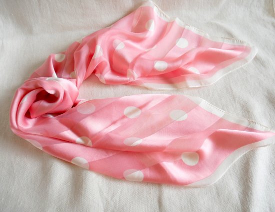 ピンクの水玉　サテン＆シフォン シルクスカーフ - Marica Design& Vintage