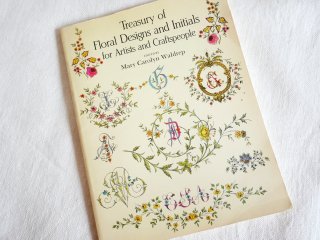 『Floral Designs &Initials』草花の装飾　イニシャル刺繍の図案集<img class='new_mark_img2' src='https://img.shop-pro.jp/img/new/icons8.gif' style='border:none;display:inline;margin:0px;padding:0px;width:auto;' />