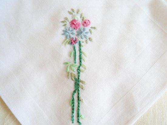 花柄の手刺繍　コットン製ハンカチ - Marica Design& Vintage