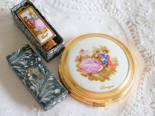 【Limoges】　陶器製リモージュ焼き飾り　コンパクトケース＆リップスティックケース　セット<img class='new_mark_img2' src='https://img.shop-pro.jp/img/new/icons8.gif' style='border:none;display:inline;margin:0px;padding:0px;width:auto;' />