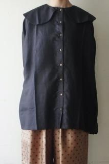 <img class='new_mark_img1' src='https://img.shop-pro.jp/img/new/icons13.gif' style='border:none;display:inline;margin:0px;padding:0px;width:auto;' />BUNON Round Colloar Over Blouse (Black)
