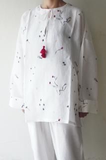 <img class='new_mark_img1' src='https://img.shop-pro.jp/img/new/icons13.gif' style='border:none;display:inline;margin:0px;padding:0px;width:auto;' />BUNON Embroidery Wide Pullover Off White
