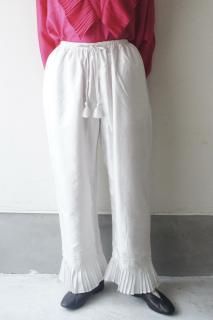 <img class='new_mark_img1' src='https://img.shop-pro.jp/img/new/icons13.gif' style='border:none;display:inline;margin:0px;padding:0px;width:auto;' />BUNON Hem Tuck Pants (B.White)