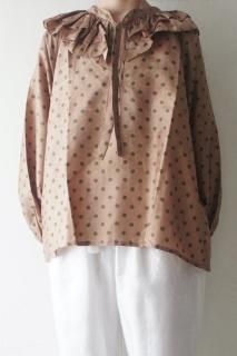 <img class='new_mark_img1' src='https://img.shop-pro.jp/img/new/icons13.gif' style='border:none;display:inline;margin:0px;padding:0px;width:auto;' />BUNON Dots Print Frill Flare Blouse (C.Brown) 