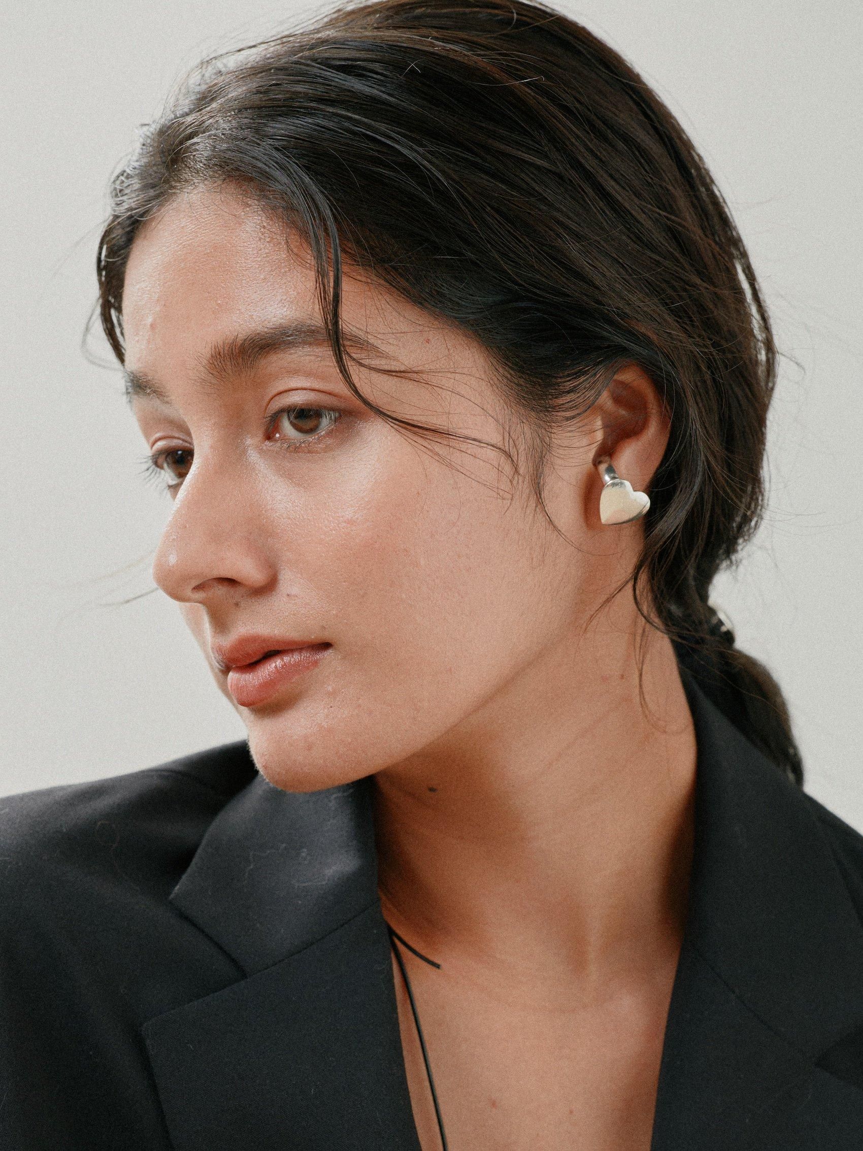 イヤリング Baby Heart Ear Cuff DSC09210_1200x.jpg?v=1716175671