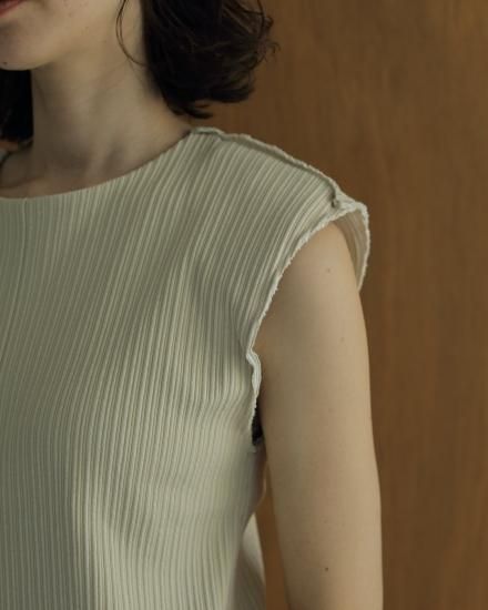 新品・未使用品　anuke Cutoff Rib Onepiece クリーム 楽天市場】【即日出荷】(セール50%OFF) anuke アンヌーク Cutoff