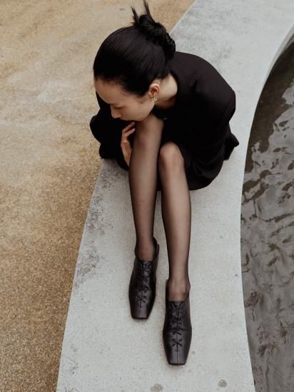 全国送料無料・イイ店 Doe Studio - shoes/2405SS01 slip-on cloud strap Square-toe 靴