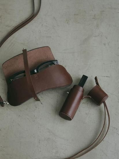 新品未開封 ETRE TOKYO タンドレザー リップケース BROWN ETRE TOKYO - タンドレザーリップケース | ADDICT WEB SHOP