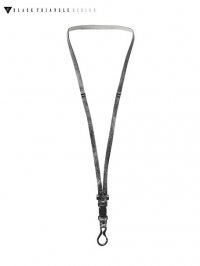 【BLACK TRIANGLE DESIGN】<br>FASTEX buckle leather neck holder / Black × Black Crack