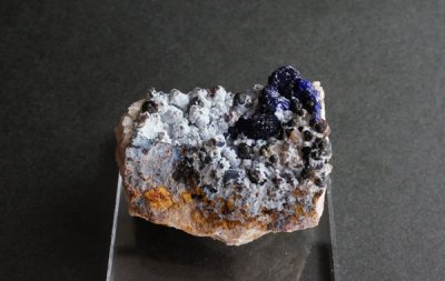 <img class='new_mark_img1' src='https://img.shop-pro.jp/img/new/icons49.gif' style='border:none;display:inline;margin:0px;padding:0px;width:auto;' />アズライト Azurite with Quartz