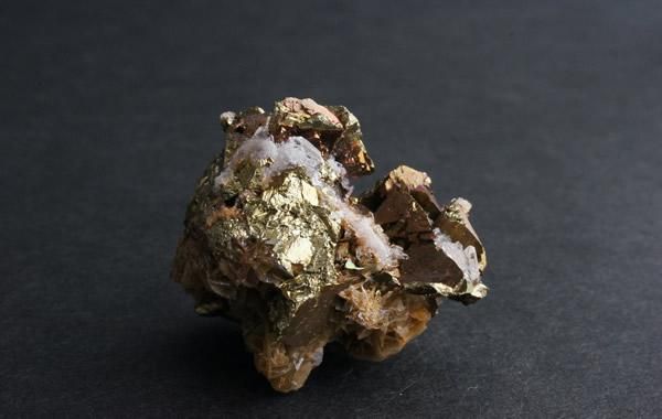 チャルコパイライト Chalcopyrite/Siderite - greenfloat