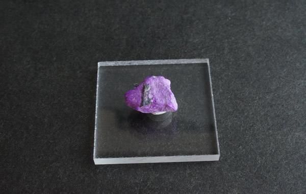 杉石　スギライト　Sugilite 南アN’chwaning Ⅲ鉱山産　鉱物標本 杉石 スギライト Sugilite 南アN'chwaning Ⅲ鉱山産 鉱物標本