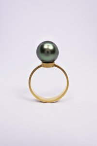 MB black pearl ring 18ct yellow gold Small 