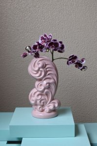 Plume motif vase / 羽飾りの花器