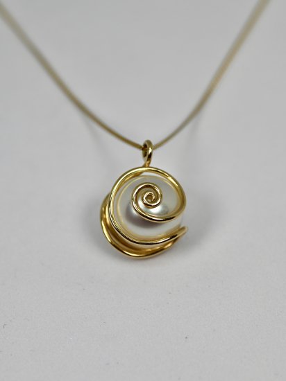 white pearl necklace charm medium size / ホワイト巻パールネックレスチャーム ミディアムサイズ -  Furnishing