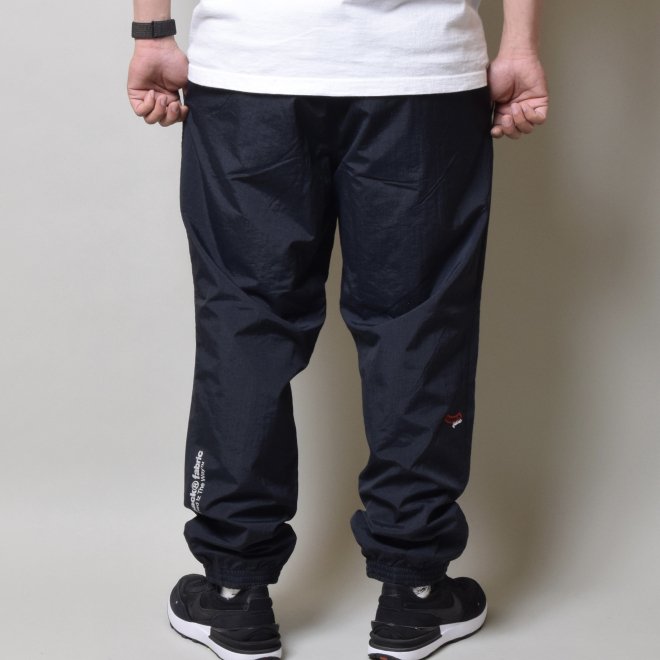 <img class='new_mark_img1' src='https://img.shop-pro.jp/img/new/icons7.gif' style='border:none;display:inline;margin:0px;padding:0px;width:auto;' />Back Channel raidback fabric TRACK PANTS