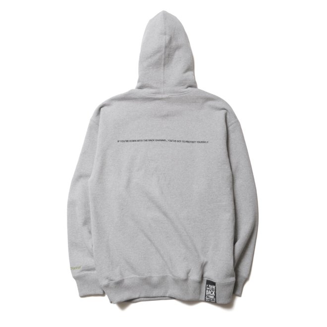 <img class='new_mark_img1' src='https://img.shop-pro.jp/img/new/icons7.gif' style='border:none;display:inline;margin:0px;padding:0px;width:auto;' />Back Channel OFFICIAL LOGO PULLOVER PARKA