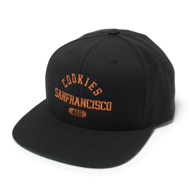<img class='new_mark_img1' src='https://img.shop-pro.jp/img/new/icons7.gif' style='border:none;display:inline;margin:0px;padding:0px;width:auto;' />Back Channel COLLEGE LOGO SNAPBACK