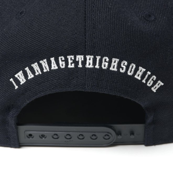 <img class='new_mark_img1' src='https://img.shop-pro.jp/img/new/icons7.gif' style='border:none;display:inline;margin:0px;padding:0px;width:auto;' />Back Channel COLLEGE LOGO SNAPBACK