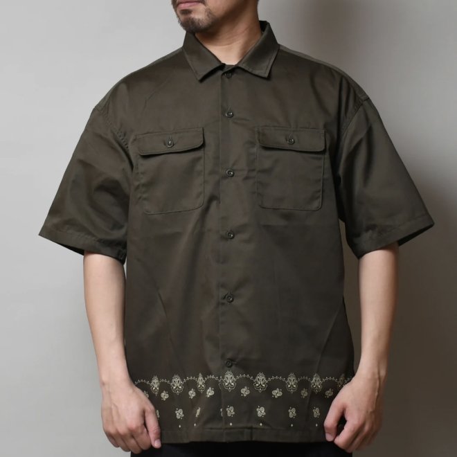 <img class='new_mark_img1' src='https://img.shop-pro.jp/img/new/icons7.gif' style='border:none;display:inline;margin:0px;padding:0px;width:auto;' />Back Channel WORK HALF SLEEVE SHIRT