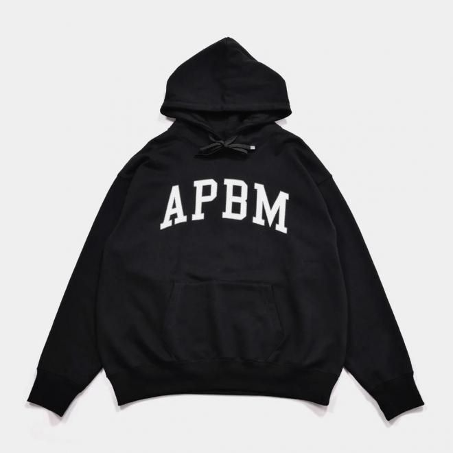 <img class='new_mark_img1' src='https://img.shop-pro.jp/img/new/icons7.gif' style='border:none;display:inline;margin:0px;padding:0px;width:auto;' />APPLEBUM åץХ APBM SWEAT PARKA