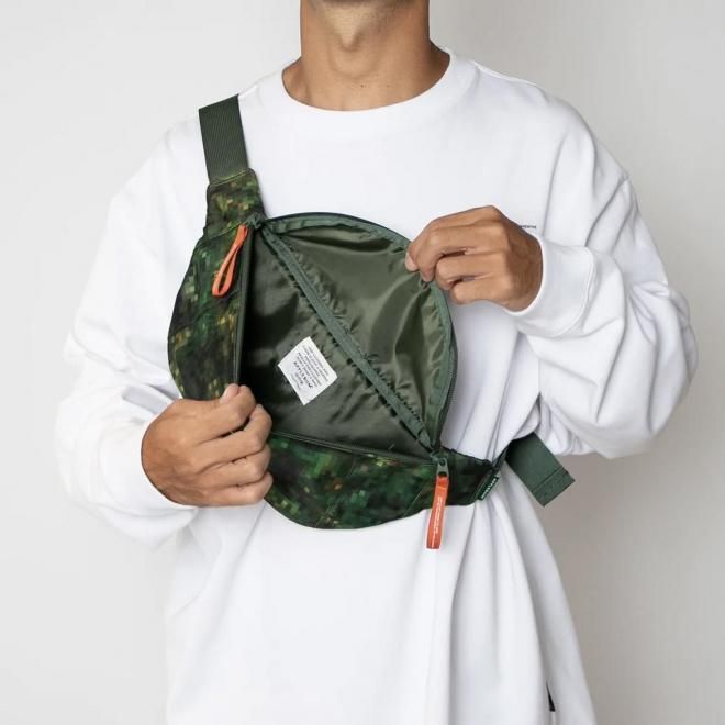 <img class='new_mark_img1' src='https://img.shop-pro.jp/img/new/icons7.gif' style='border:none;display:inline;margin:0px;padding:0px;width:auto;' />APPLEBUM アップルバム “PIXEL CAMO” WAIST BAG