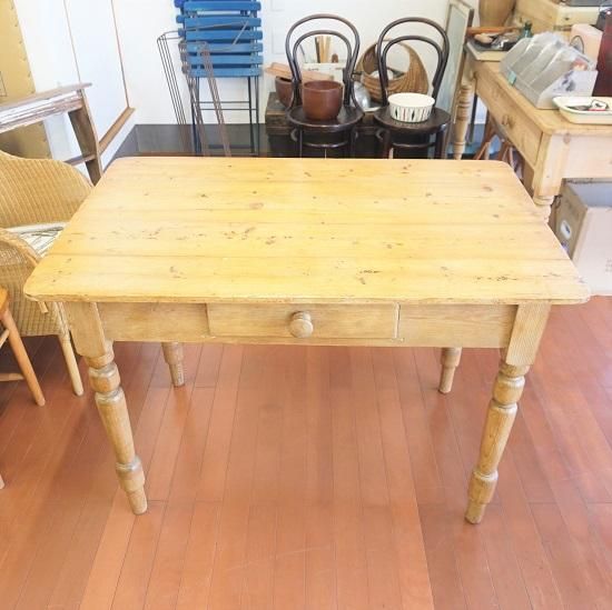 ♡マツコです♡イギリスアンティーク　パインテーブル ♡マツコです♡イギリスアンティーク パインテーブル イギリス