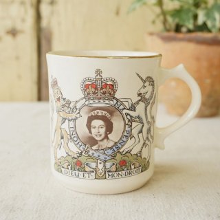 イギリス　ヴィンテージ　コロネーションマグ　マグカップ　エリザベス女王　シルバージュビリー　１９７７年　　2271909