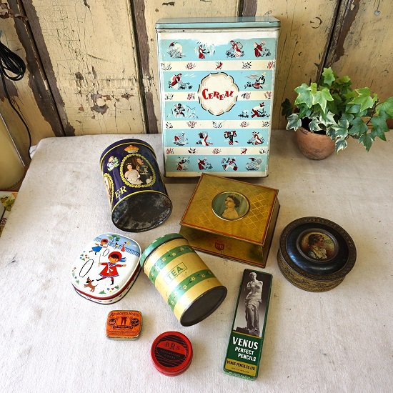 イギリス　ヴィンテージ　ブリキ缶　EDWARD SHARP　女の子　トフィー缶 - drop antiques ドロップアンティークス  アンティーク家具と雑貨