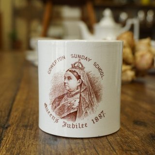 イギリス　アンティーク　１８８７年　ヴィクトリア女王　戴冠５０周年記念　ゴールデンジュビリー　マグカップ