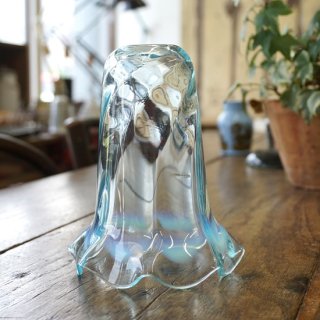 イギリス　アンティーク　オパールセントガラス　フリルシェード　ベル型　薄いブルーのガラス