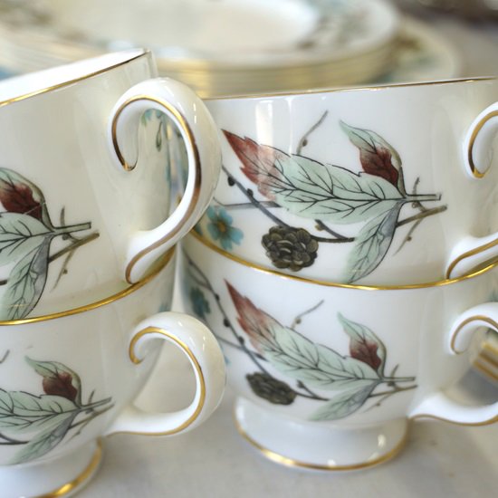 イギリス ヴィンテージ WEDGWOOD ウェッジウッド 【春】 「スプリングモーニング」 トリオ 希少 残り2セット - drop antiques  ドロップアンティークス アンティーク家具と雑貨