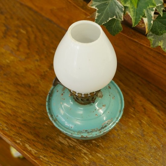 イギリス　ヴィンテージ　オイルランプ　ケリーランプ　水色　中サイズ　ミルクガラス - drop antiques ドロップアンティークス  アンティーク家具と雑貨