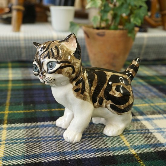 イギリス ヴィンテージ SENESHALL POTTERY 子猫の置物 ネコ キジトラ ６０年代 ハンドペイント コレクタブルアイテム 希少 -  drop antiques ドロップアンティークス アンティーク家具と雑貨