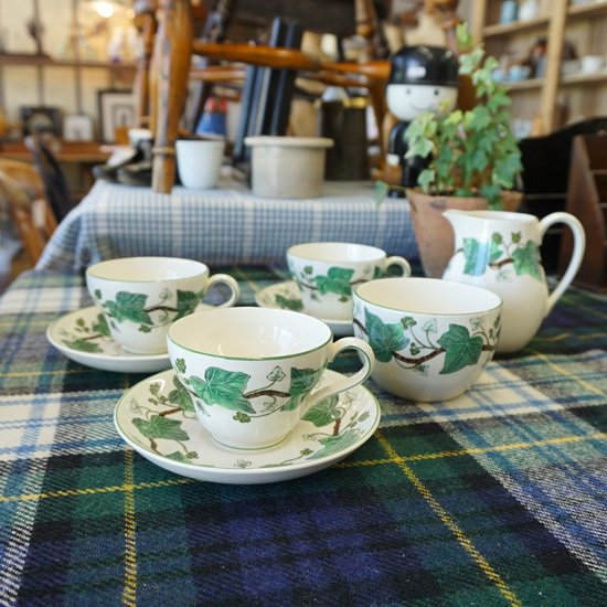 イギリス ヴィンテージ WEDGWOOD ウェッジウッド 「ナポレオンアイビー」 C&S 残り1客 - drop antiques  ドロップアンティークス アンティーク家具と雑貨