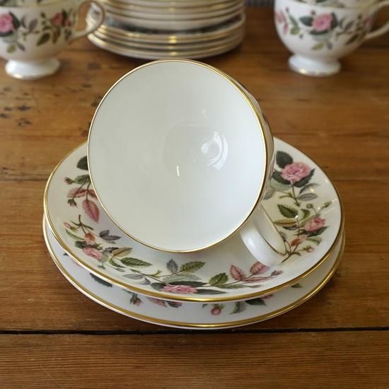 ウェッジウッド プレーリーフラワー トリオ ヴィンテージ ウェッジウッド プレーリーフラワーズ トリオ ヴィンテージ - メルカリ