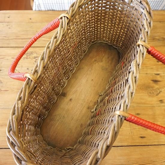 イギリス ヴィンテージ 天然素材のバスケット 底板が付いた