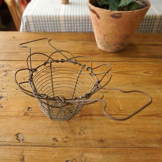 イギリス ヴィンテージ ワイヤーバスケット 小さなエッグバスケット