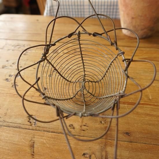 イギリス ヴィンテージ ワイヤーバスケット 小さなエッグバスケット