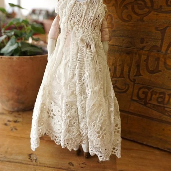 ドイツ　アンティークドール　難あり　レア　オリジナルボックス入り　刺繍のドレス ドイツ アンティークドール 難あり レア オリジナルボックス入り