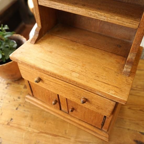 イギリス ヴィンテージ オーク材のミニチュアドレッサー ドール