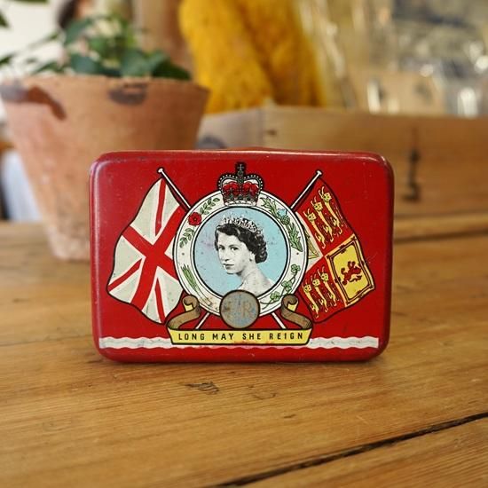イギリス ヴィンテージ ブリキ缶 1953年 エリザベス女王