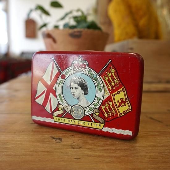 イギリス ヴィンテージ ブリキ缶 1953年 エリザベス女王